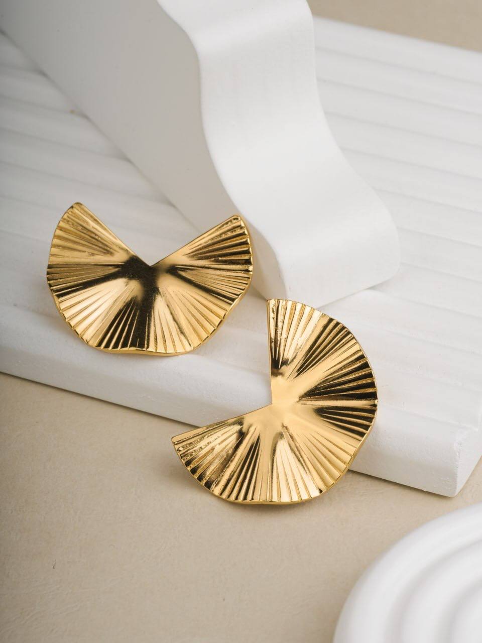 Elite Glamour Collection: Pack of 5 Premium Statement Earrings – Gold & Rose Gold Finishes - Image 6