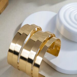 The Linear Horizon Cuff:...